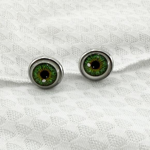 Realistic Eyeball Stud Earrings, Creepy Earrings, Halloween Earrings, Novelty - Picture 2 of 4